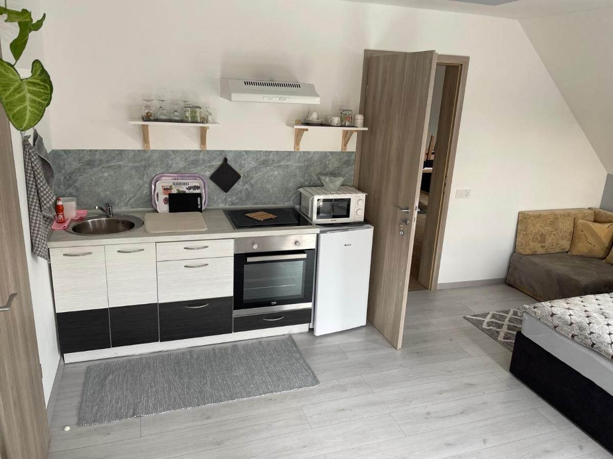 Jasmin Apartment House Vonyarcvashegy Bagian luar foto