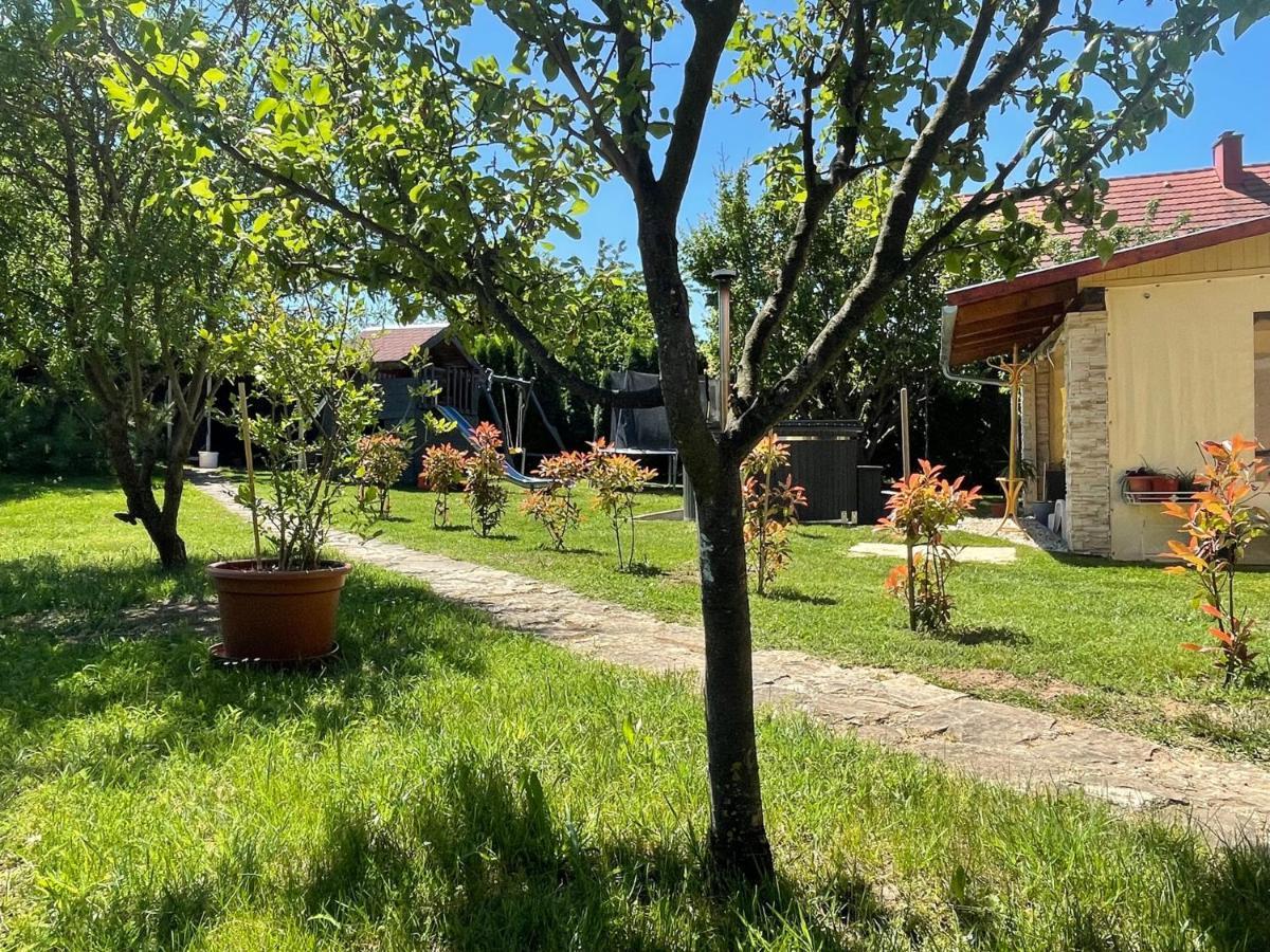 Jasmin Apartment House Vonyarcvashegy Bagian luar foto
