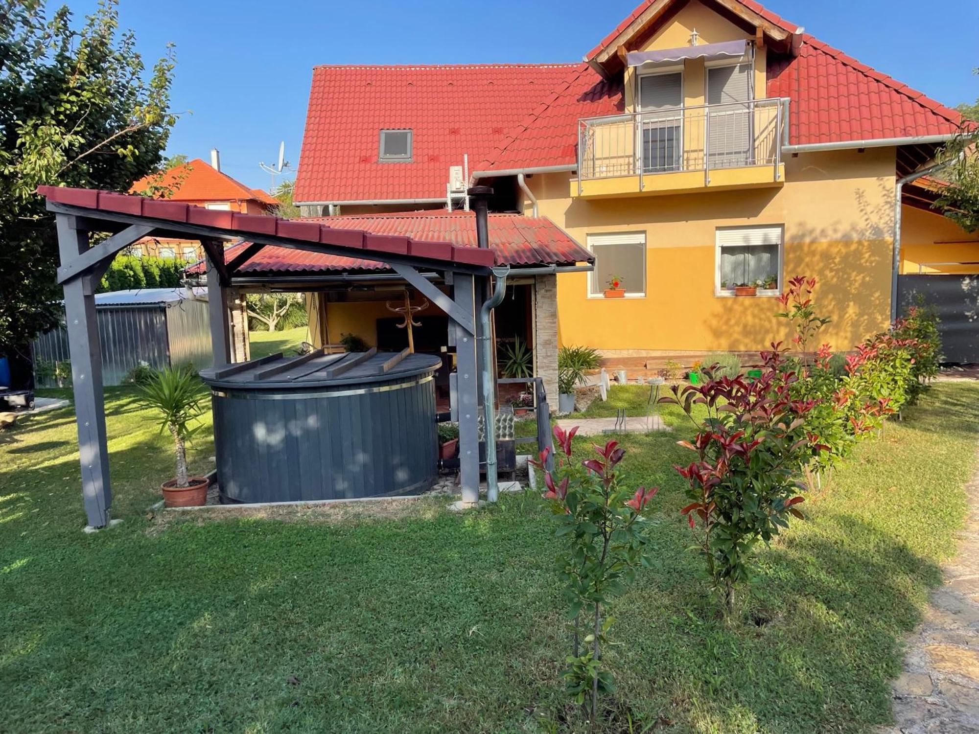 Jasmin Apartment House Vonyarcvashegy Bagian luar foto